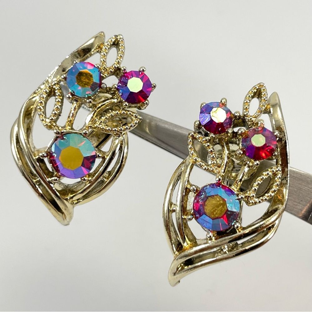 Vintage Coro Red AB Rhinestone Clip Earrings Gold Tone Fashion Cocktail Elegant